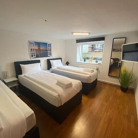 City Apartments Direkt Am Hauptbahnhof - Perfekt Fuer Pendler Und Monteure นอยมึนสเตอร์ ภายนอก รูปภาพ