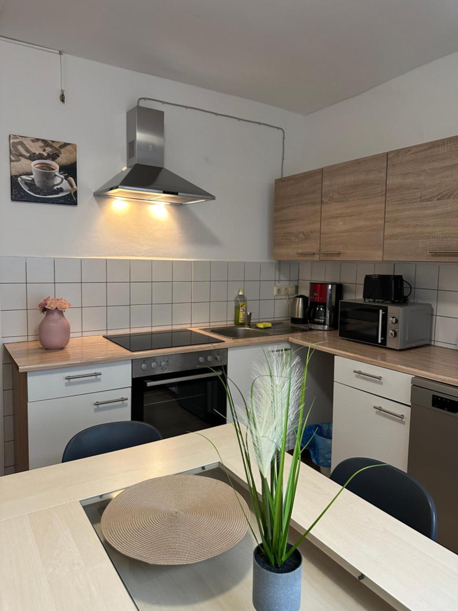 City Apartments Direkt Am Hauptbahnhof - Perfekt Fuer Pendler Und Monteure นอยมึนสเตอร์ ภายนอก รูปภาพ