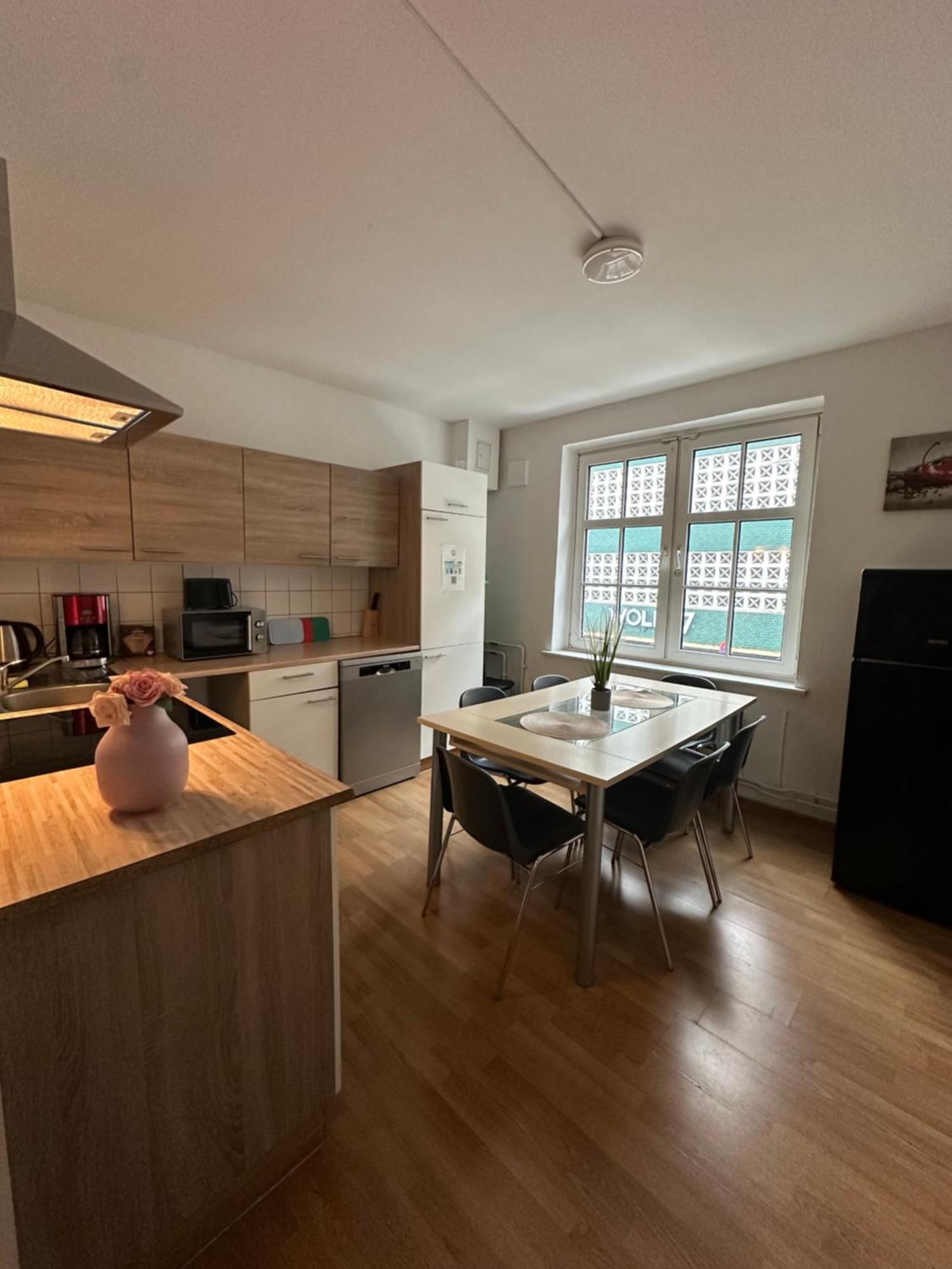 City Apartments Direkt Am Hauptbahnhof - Perfekt Fuer Pendler Und Monteure นอยมึนสเตอร์ ภายนอก รูปภาพ